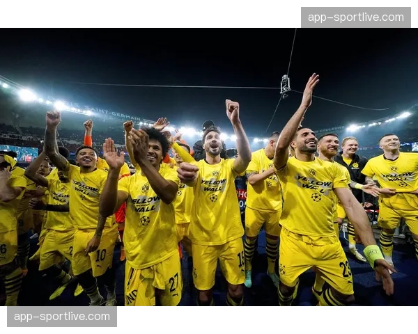 多特蒙德球迷会组织万人签名，呼吁保留欧冠主场黄色围墙